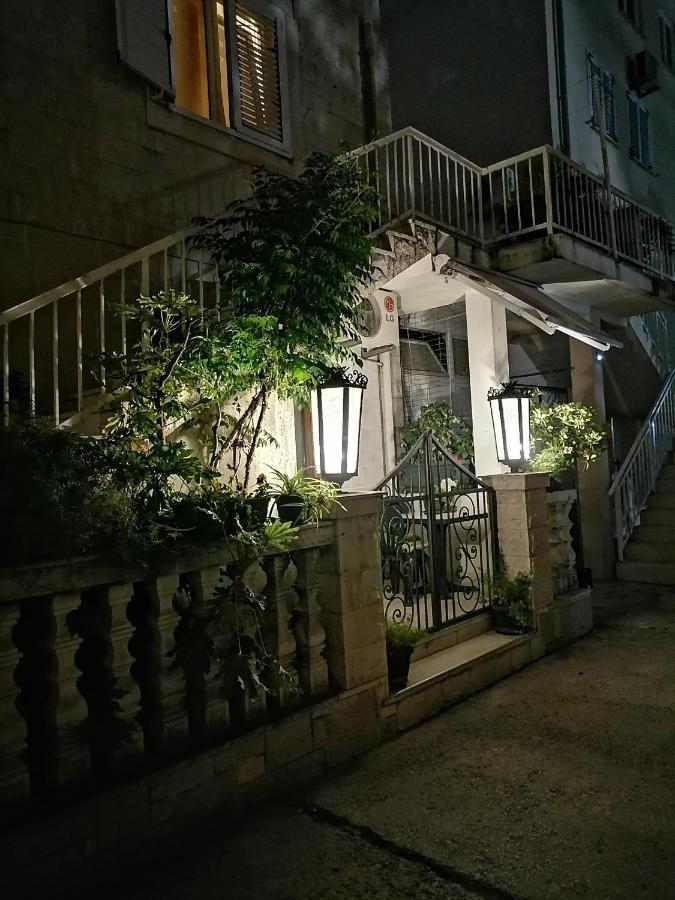 Romana 1 Tivat Exterior photo